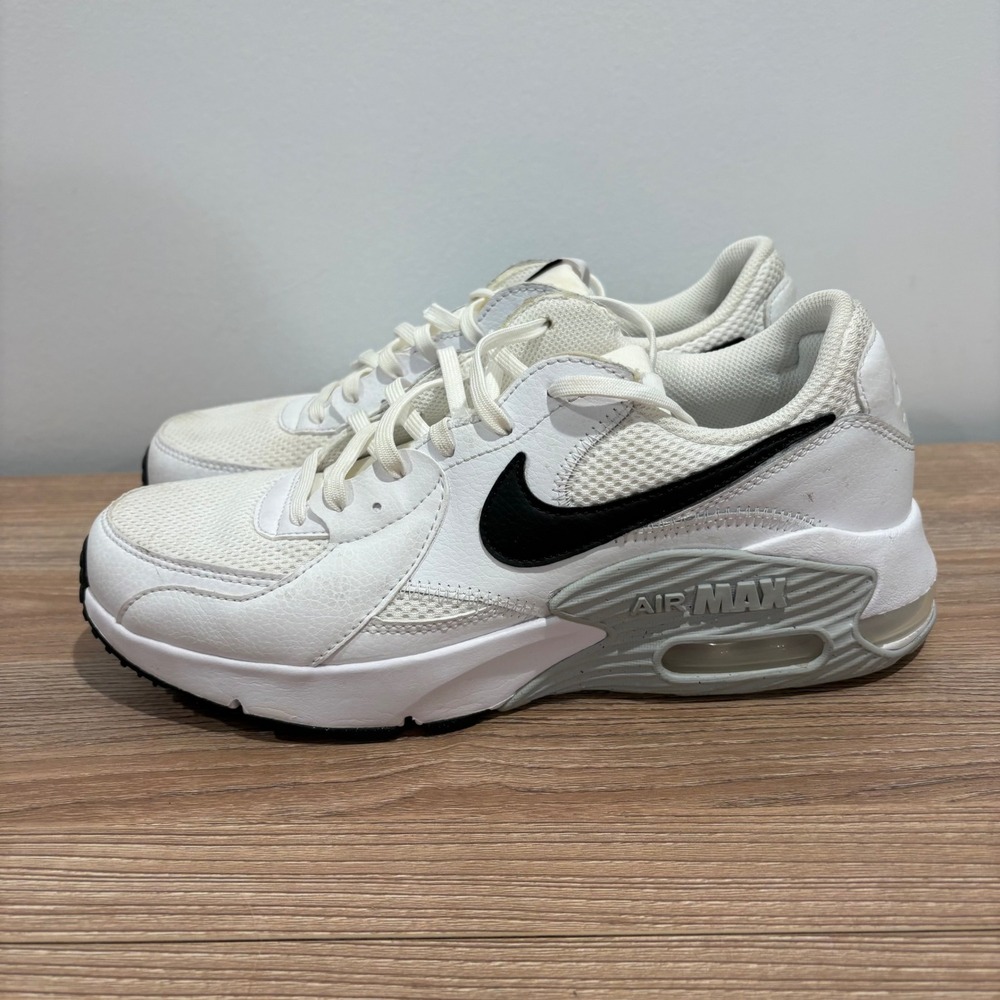 Nike Air Max Excee Athletic Sneakers Womens White size 10 CD5432-117